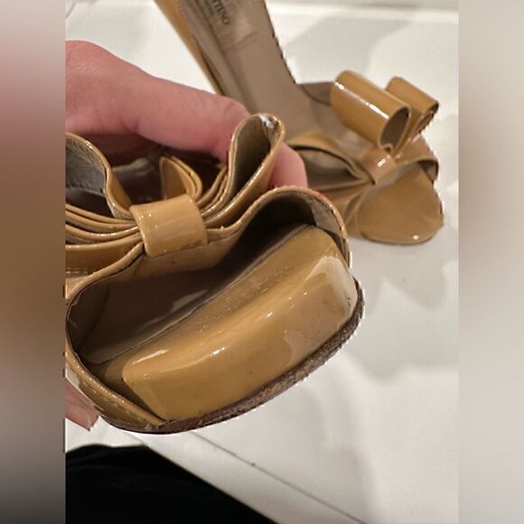 Valentino Classic Patent Leather Bow - Picture 10 of 16